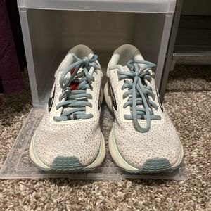 Brooks trace shoes